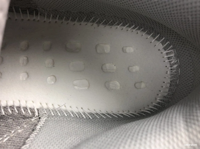 Adidas 700 Boost Yeezy Cream Cream GY7924 V2 0922